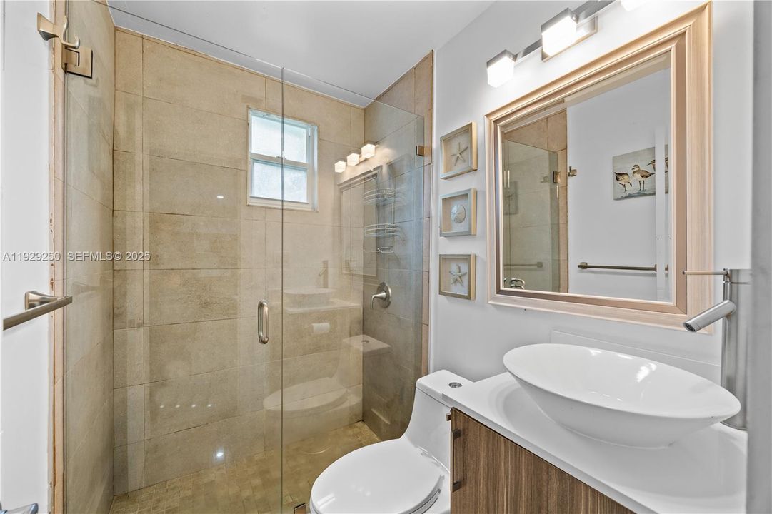 待售: $969,000 (5 贝兹, 3 浴室, 1925 平方英尺)