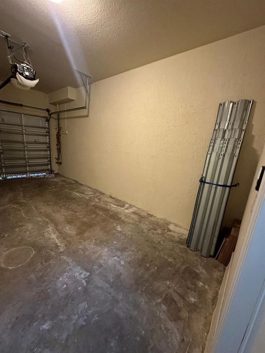 For Rent: $3,200 (3 beds, 2 baths, 1742 Square Feet)