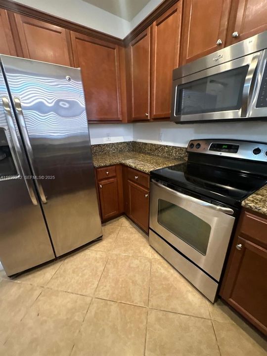 For Rent: $3,200 (3 beds, 2 baths, 1742 Square Feet)