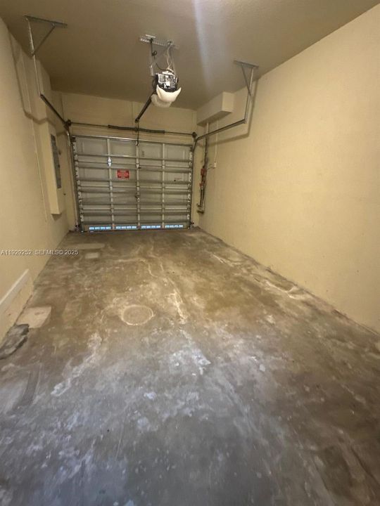 For Rent: $3,200 (3 beds, 2 baths, 1742 Square Feet)