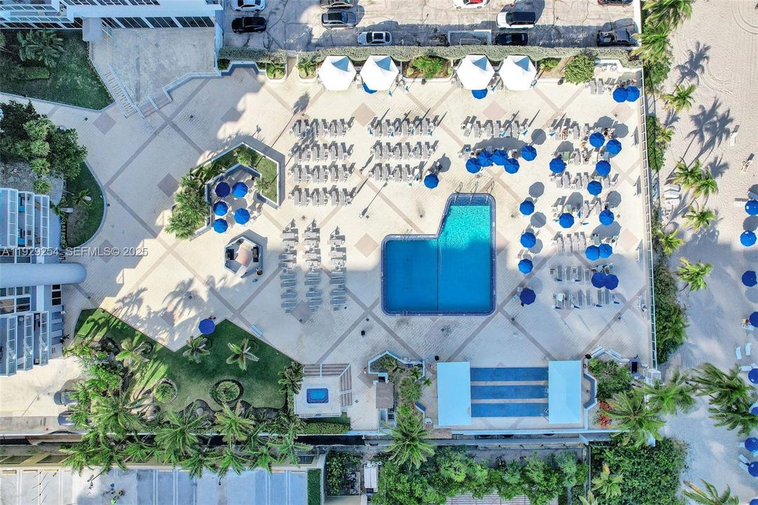 В аренду: $2,750 (1 спален, 1 ванн, 896 Квадратных фут)