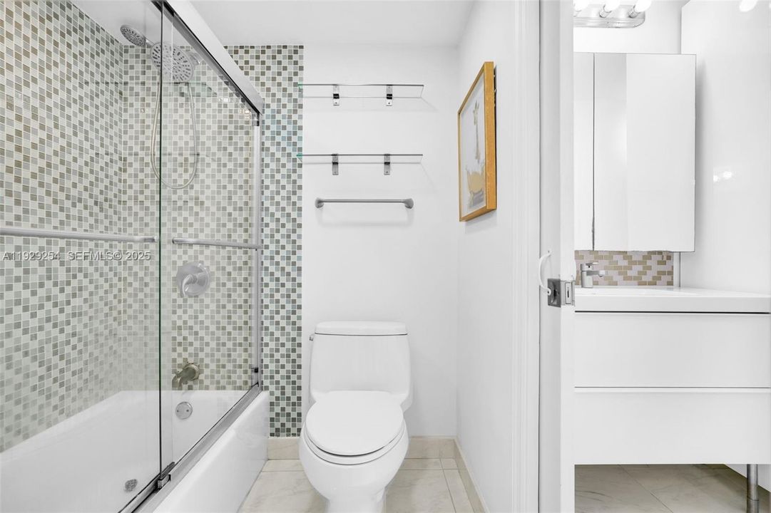 В аренду: $2,750 (1 спален, 1 ванн, 896 Квадратных фут)