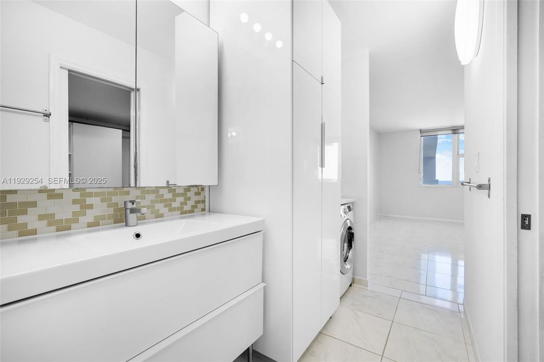 В аренду: $2,750 (1 спален, 1 ванн, 896 Квадратных фут)