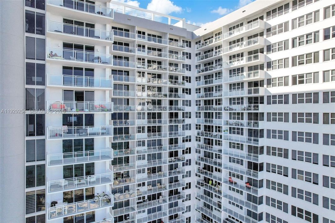 В аренду: $2,750 (1 спален, 1 ванн, 896 Квадратных фут)