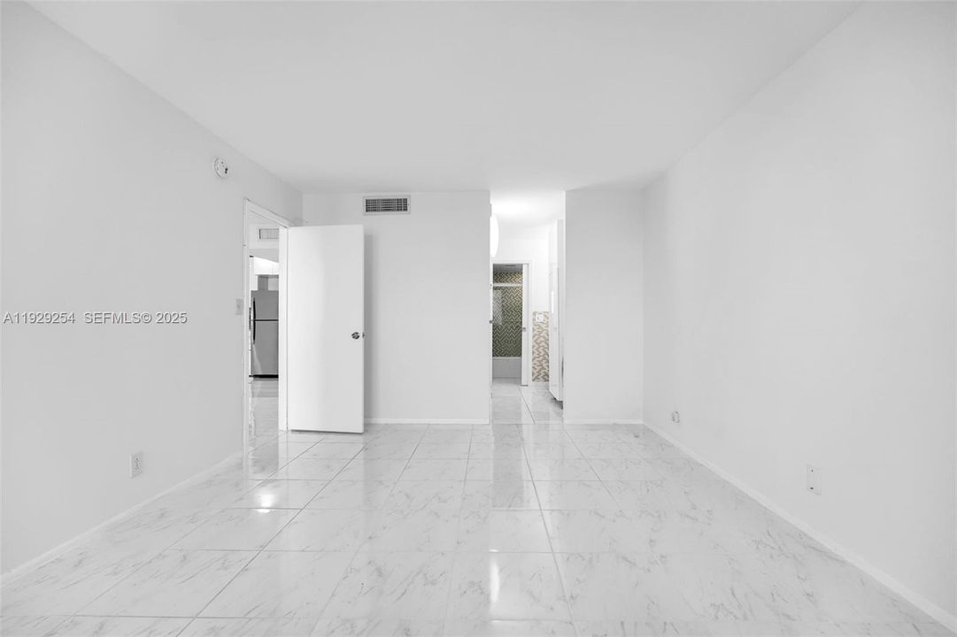 В аренду: $2,750 (1 спален, 1 ванн, 896 Квадратных фут)