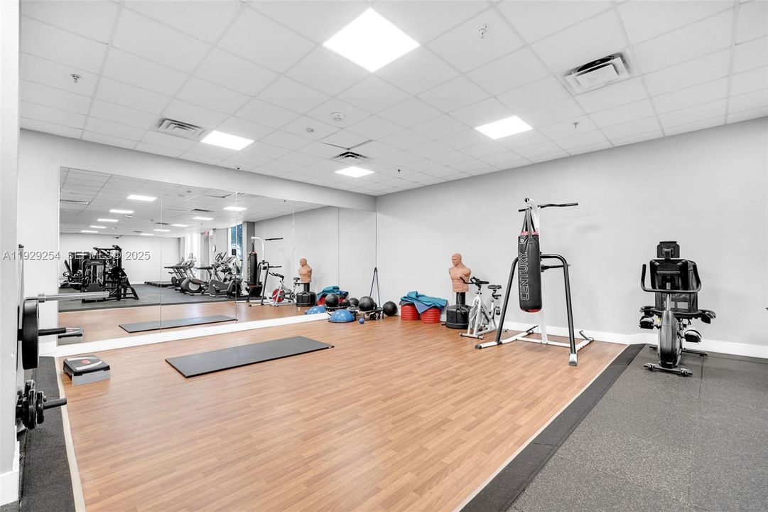 В аренду: $2,750 (1 спален, 1 ванн, 896 Квадратных фут)