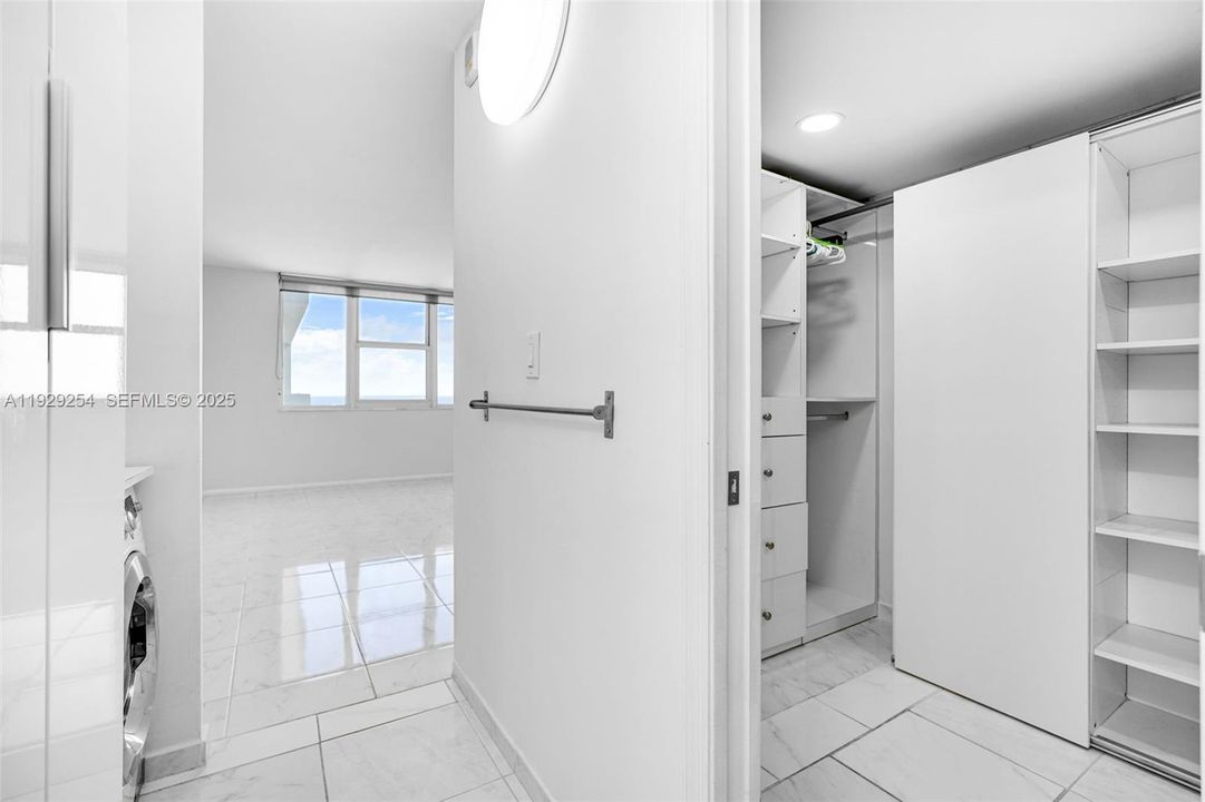 В аренду: $2,750 (1 спален, 1 ванн, 896 Квадратных фут)