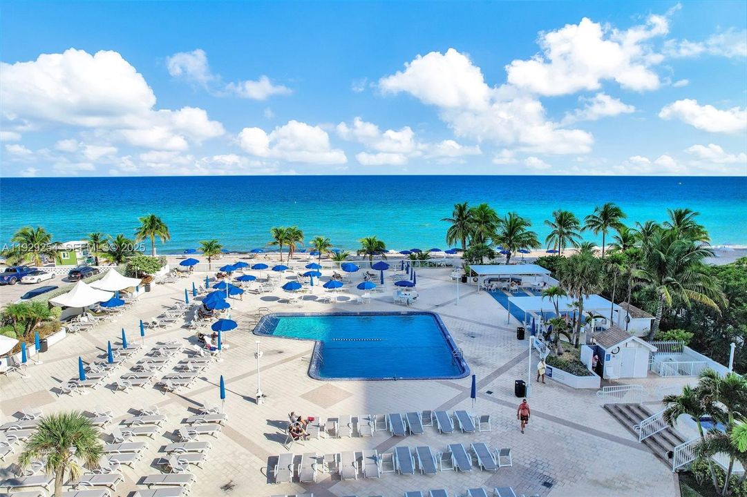 В аренду: $2,750 (1 спален, 1 ванн, 896 Квадратных фут)