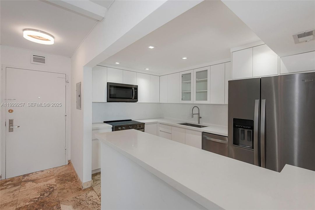 待售: $530,000 (1 贝兹, 1 浴室, 804 平方英尺)