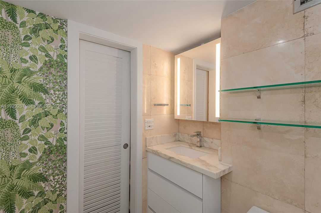 待售: $530,000 (1 贝兹, 1 浴室, 804 平方英尺)