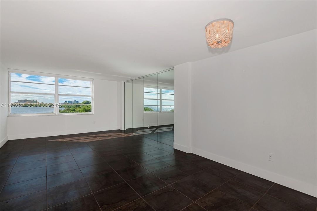 待售: $530,000 (1 贝兹, 1 浴室, 804 平方英尺)