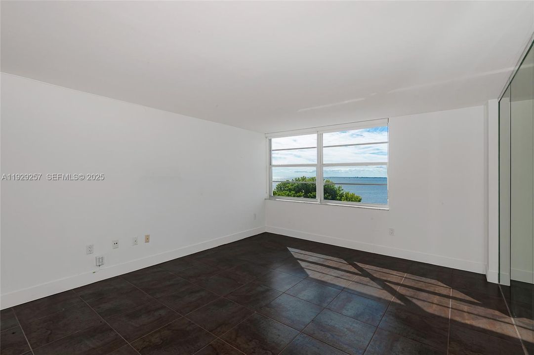 待售: $530,000 (1 贝兹, 1 浴室, 804 平方英尺)