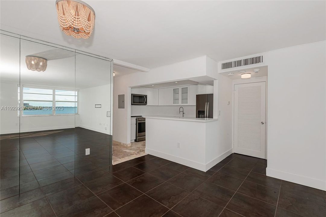 待售: $530,000 (1 贝兹, 1 浴室, 804 平方英尺)