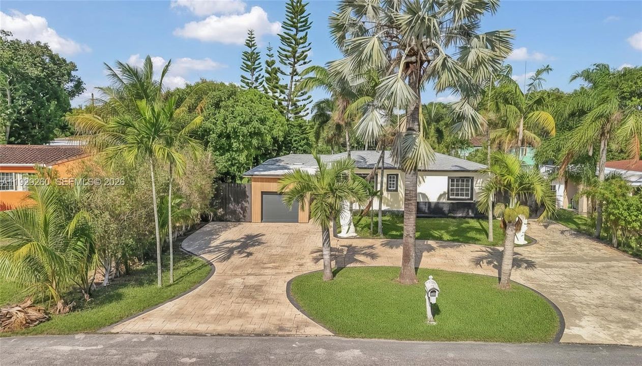 For Sale: $624,990 (4 beds, 2 baths, 1745 Square Feet)