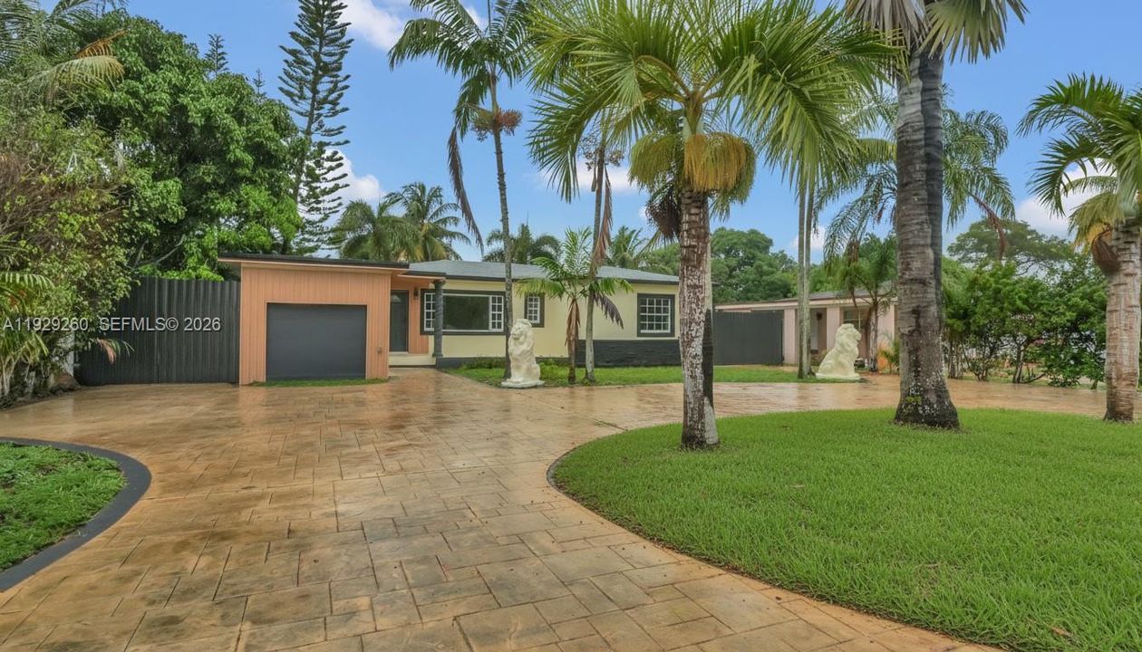 For Sale: $624,990 (4 beds, 2 baths, 1745 Square Feet)