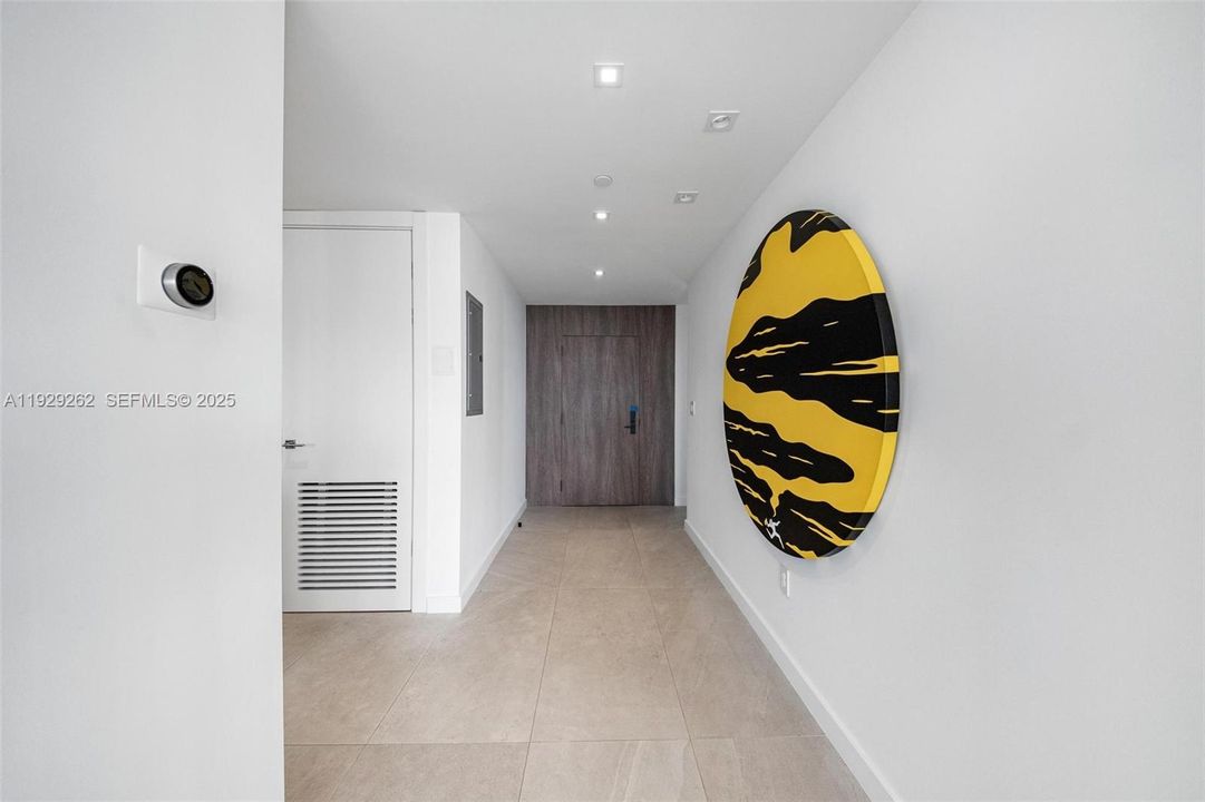 待售: $2,995,000 (2 贝兹, 2 浴室, 1720 平方英尺)