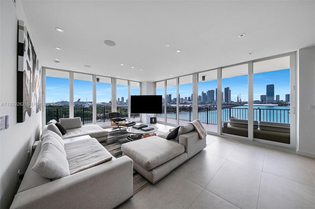 待售: $2,995,000 (2 贝兹, 2 浴室, 1720 平方英尺)