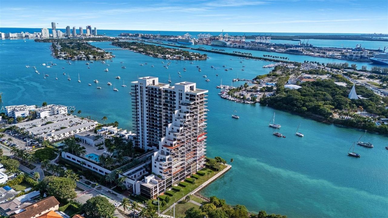 待售: $2,995,000 (2 贝兹, 2 浴室, 1720 平方英尺)