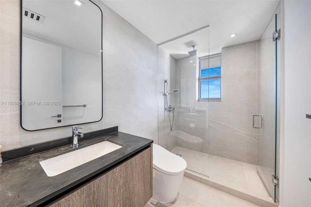 待售: $2,995,000 (2 贝兹, 2 浴室, 1720 平方英尺)