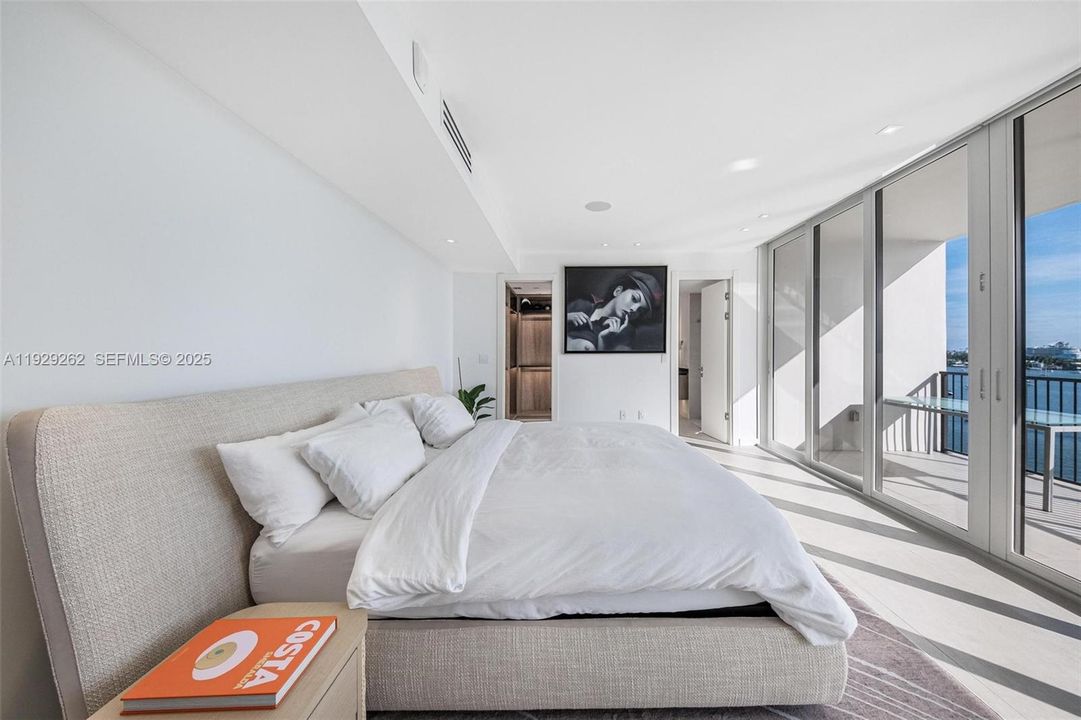 待售: $2,995,000 (2 贝兹, 2 浴室, 1720 平方英尺)