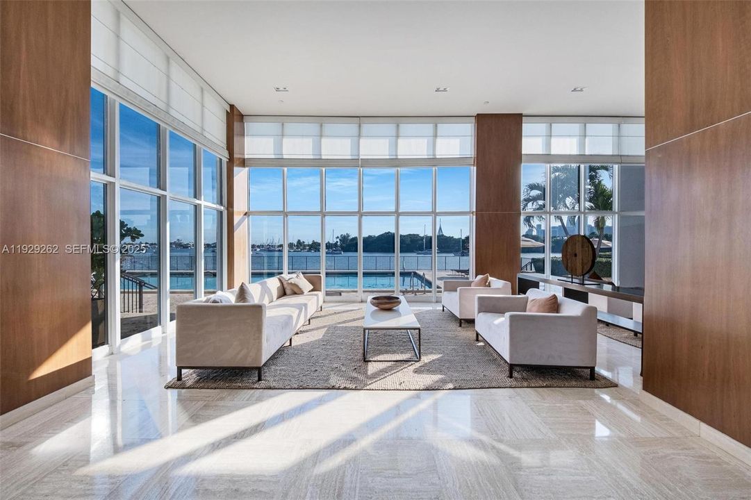 待售: $2,995,000 (2 贝兹, 2 浴室, 1720 平方英尺)