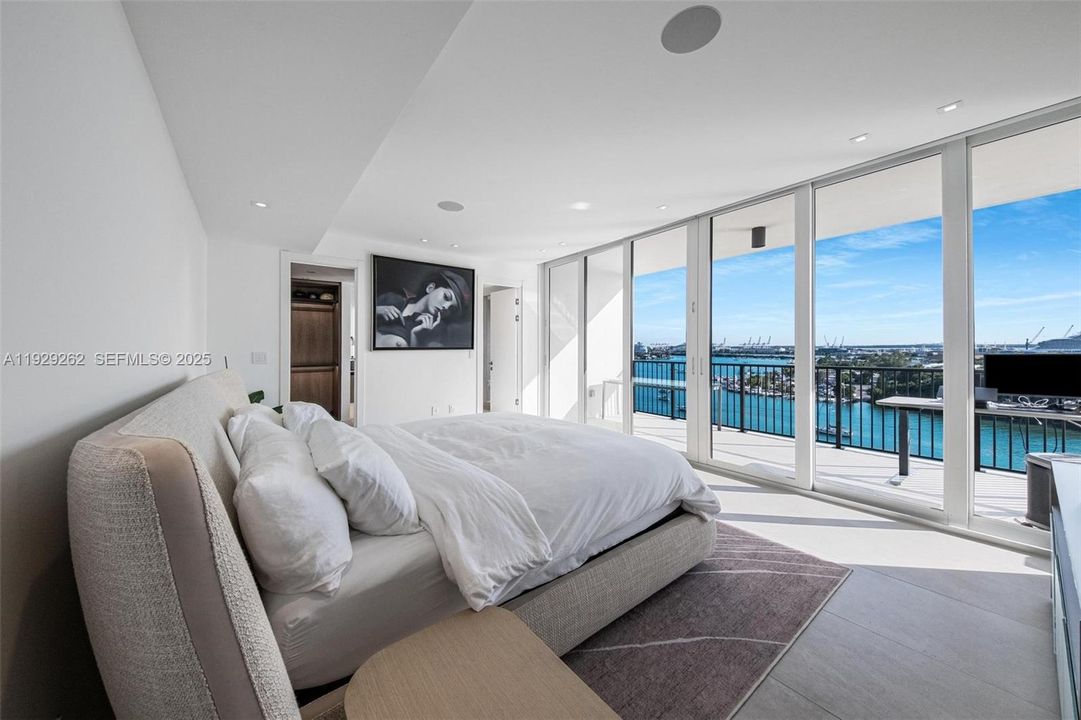 待售: $2,995,000 (2 贝兹, 2 浴室, 1720 平方英尺)