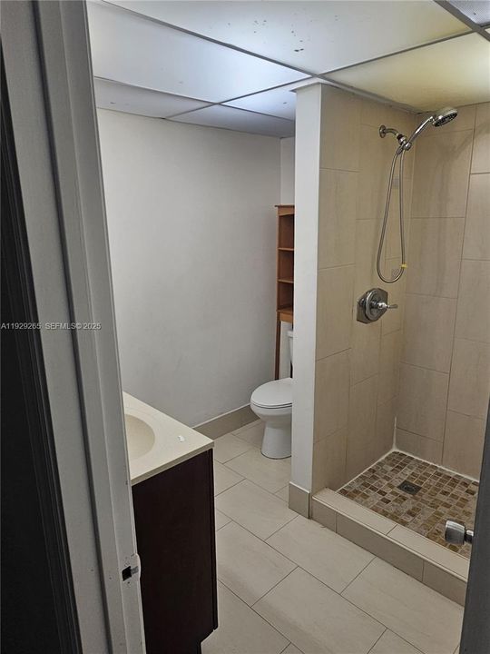 В аренду: $2,000 (2 спален, 2 ванн, 960 Квадратных фут)