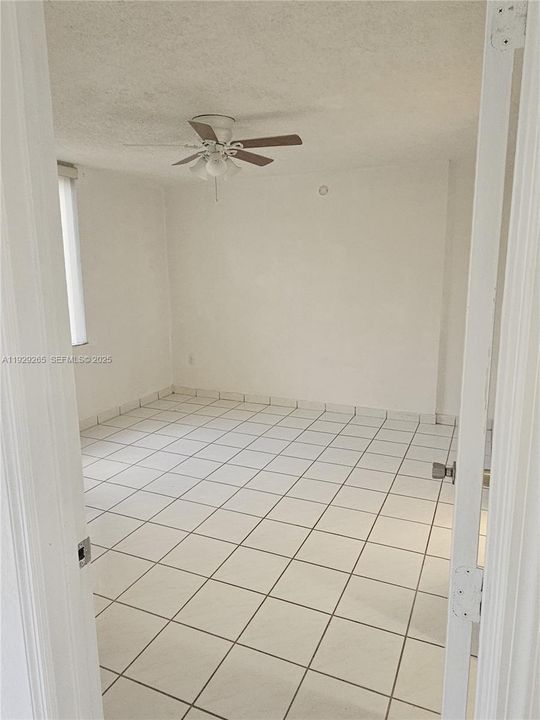 В аренду: $2,000 (2 спален, 2 ванн, 960 Квадратных фут)