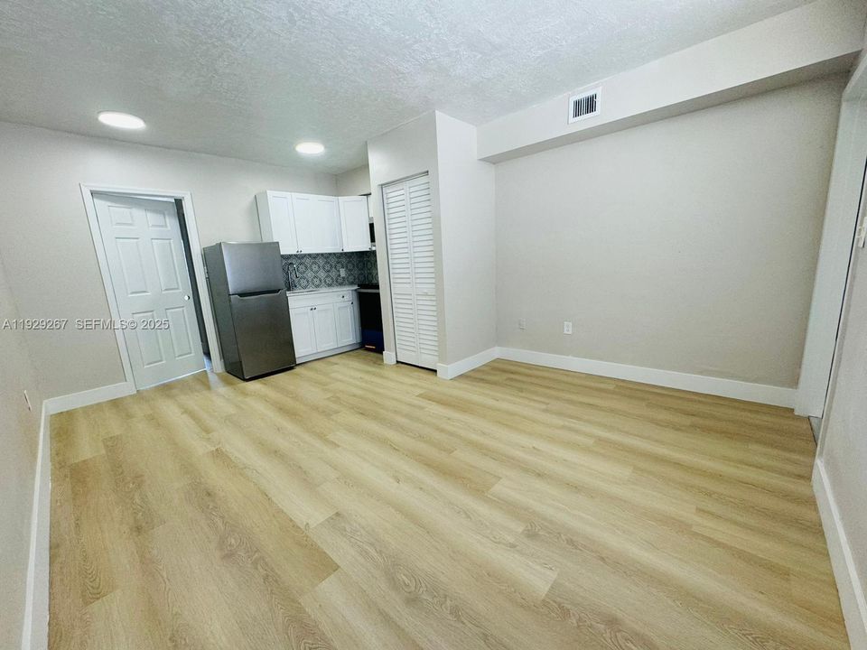 В аренду: $1,725 (1 спален, 1 ванн, 0 Квадратных фут)