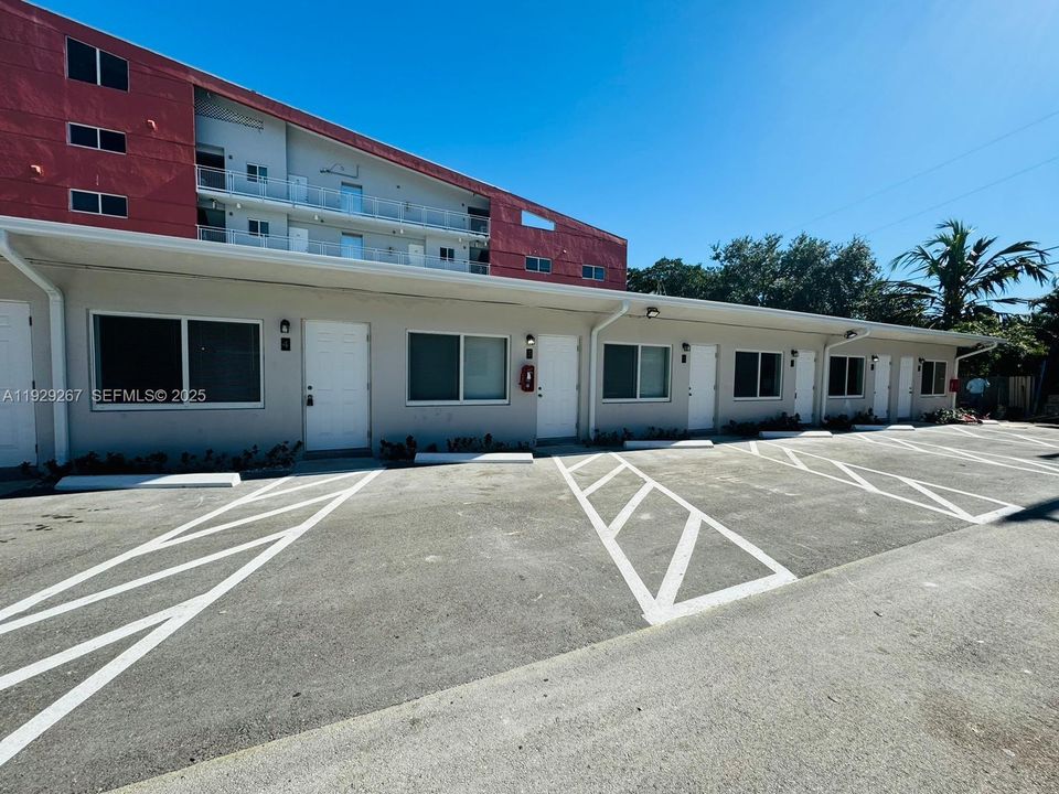 В аренду: $1,725 (1 спален, 1 ванн, 0 Квадратных фут)