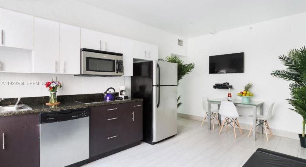 待售: $7,250,000 (0 贝兹, 0 浴室, 816 平方英尺)