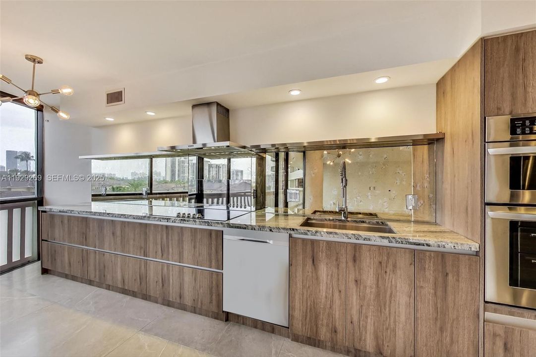 For Rent: $5,500 (3 beds, 2 baths, 1520 Square Feet)