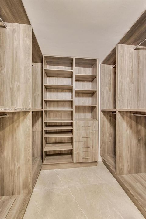 For Rent: $5,500 (3 beds, 2 baths, 1520 Square Feet)