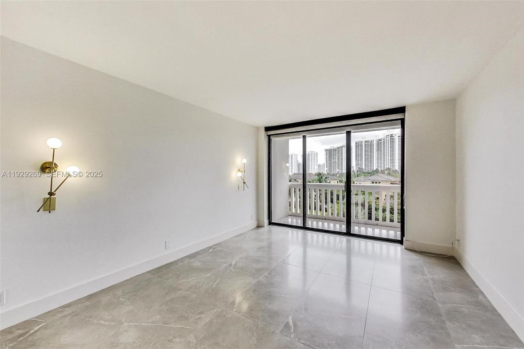 For Rent: $5,500 (3 beds, 2 baths, 1520 Square Feet)