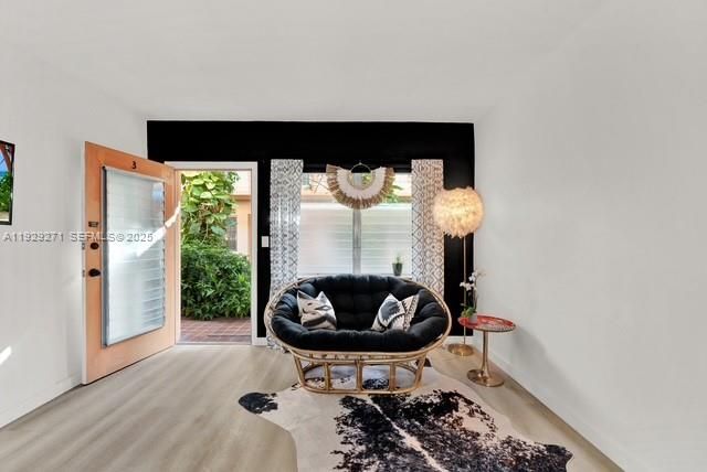 В аренду: $1,850 (0 спален, 1 ванн, 380 Квадратных фут)