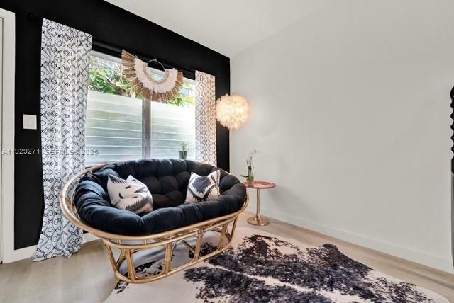 В аренду: $1,850 (0 спален, 1 ванн, 380 Квадратных фут)