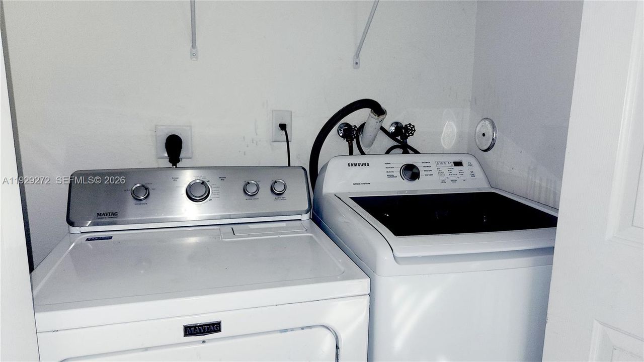 For Rent: $2,200 (3 beds, 3 baths, 0 Square Feet)