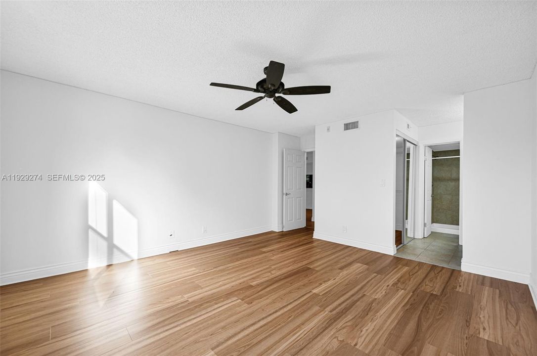 出租: $2,200 (2 贝兹, 2 浴室, 1340 平方英尺)