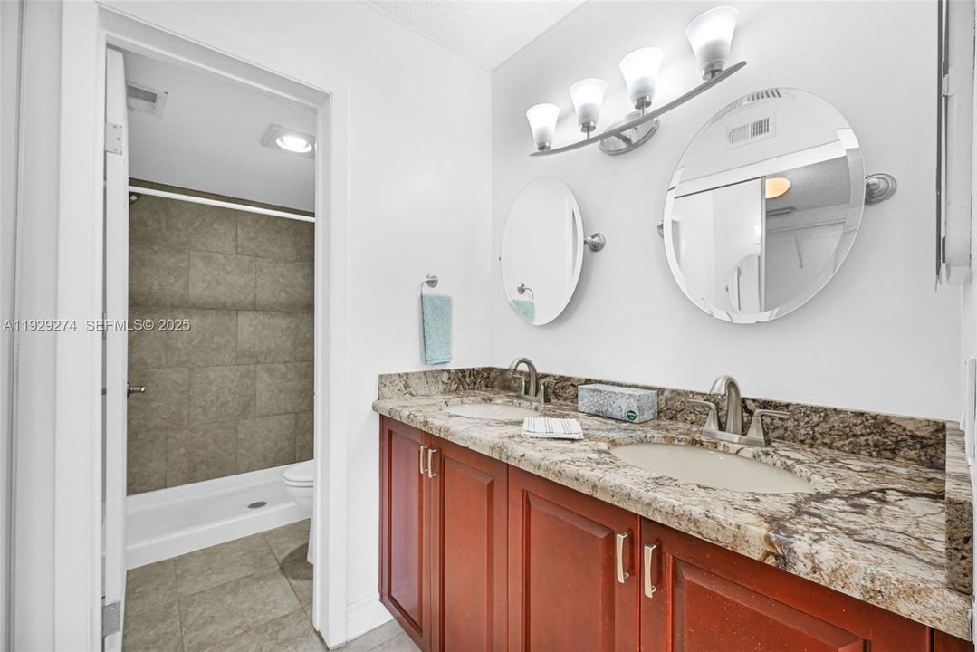 出租: $2,200 (2 贝兹, 2 浴室, 1340 平方英尺)