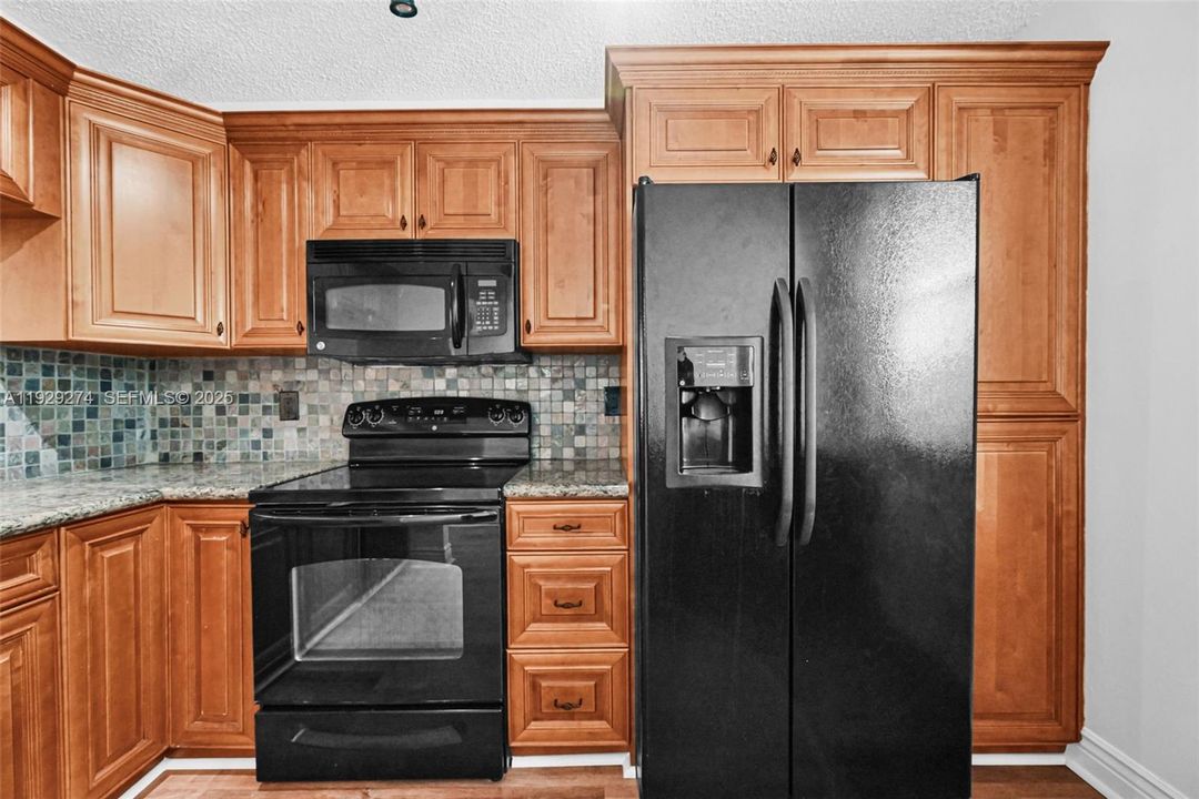 出租: $2,200 (2 贝兹, 2 浴室, 1340 平方英尺)