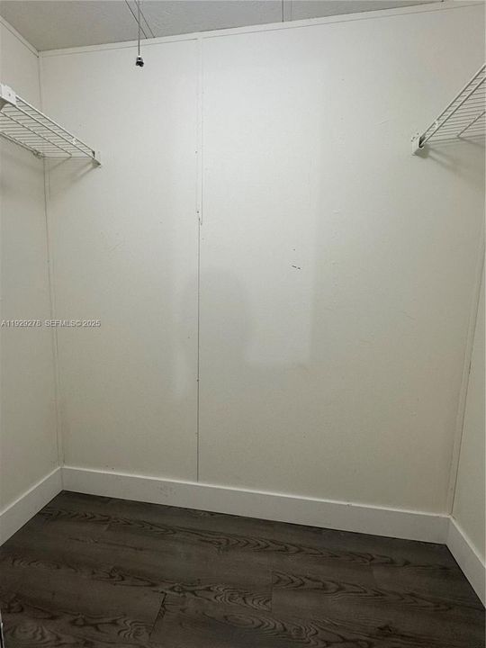 For Rent: $1,450 (1 beds, 1 baths, 1352 Square Feet)