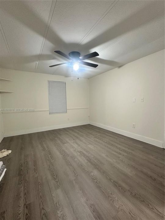 For Rent: $1,450 (1 beds, 1 baths, 1352 Square Feet)