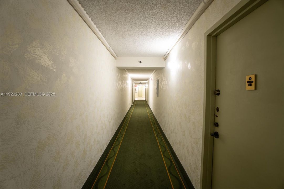 待售: $149,995 (1 贝兹, 1 浴室, 740 平方英尺)