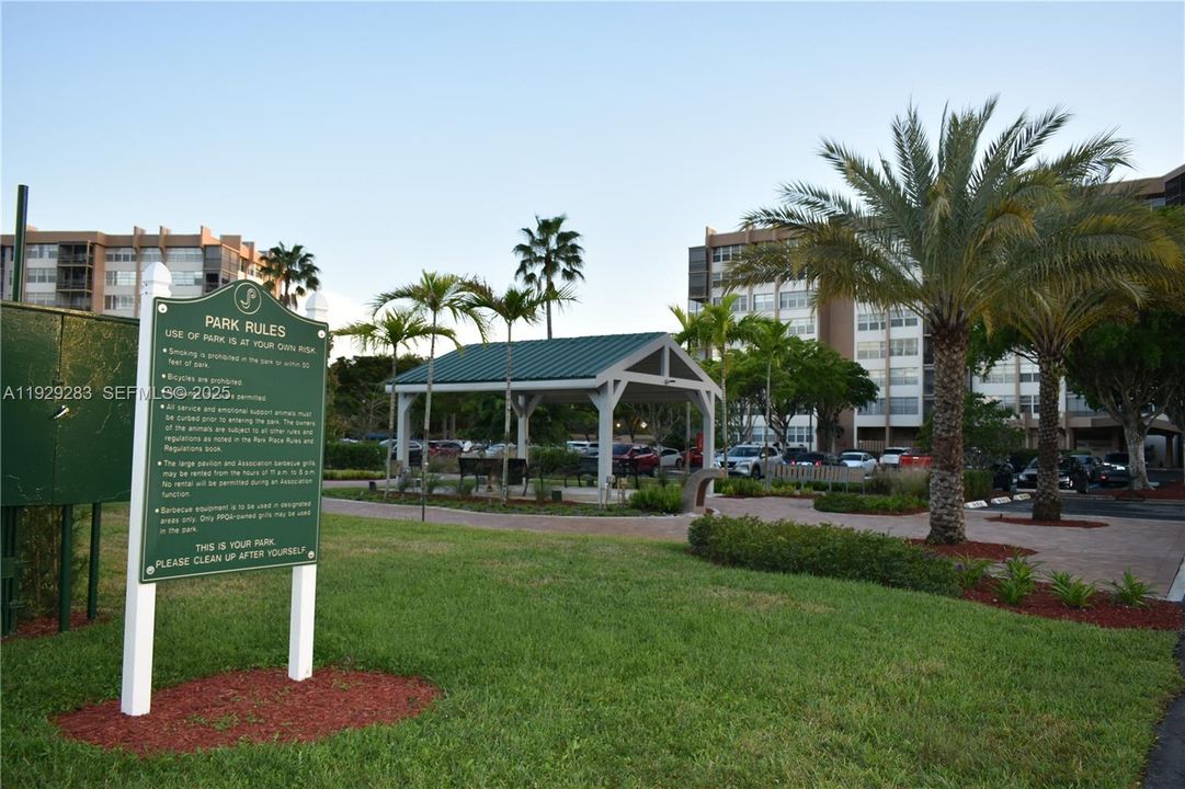 待售: $149,995 (1 贝兹, 1 浴室, 740 平方英尺)