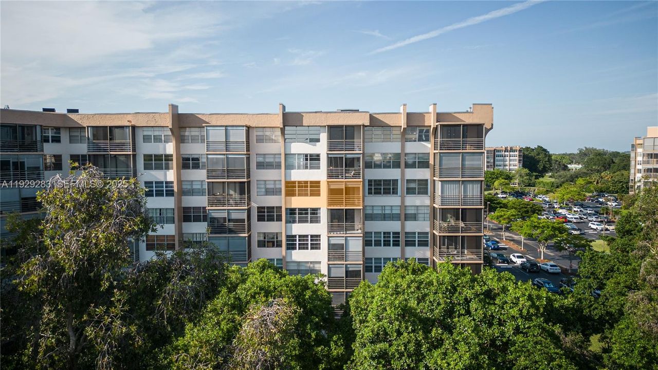 待售: $149,995 (1 贝兹, 1 浴室, 740 平方英尺)