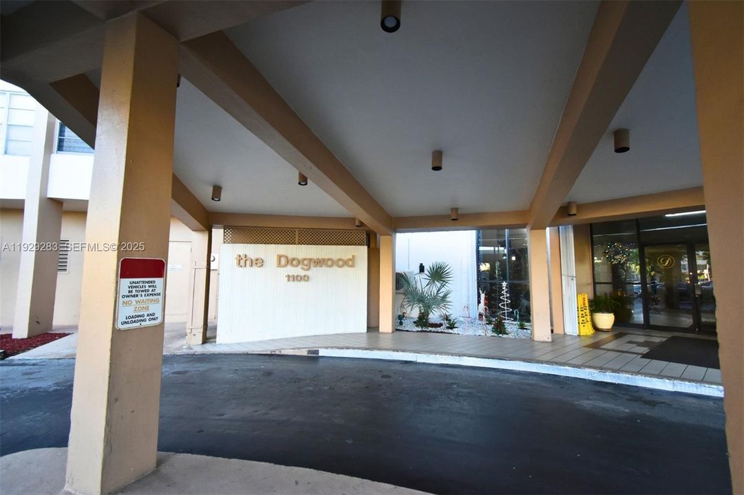 待售: $149,995 (1 贝兹, 1 浴室, 740 平方英尺)