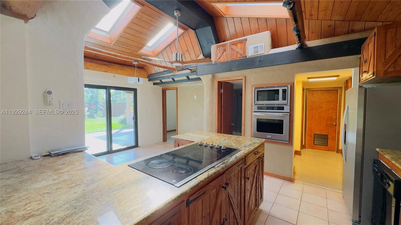 For Rent: $4,500 (2 beds, 2 baths, 2532 Square Feet)