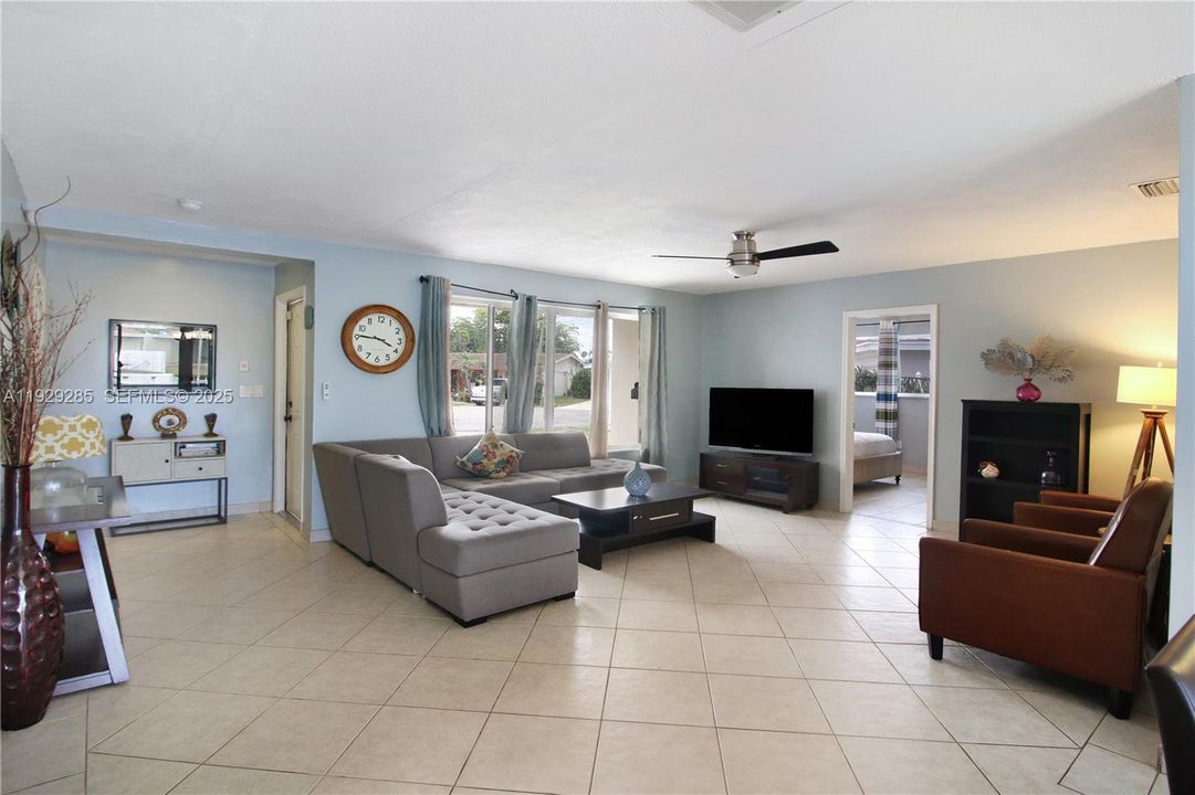 На продажу: $515,000 (3 спален, 2 ванн, 1544 Квадратных фут)