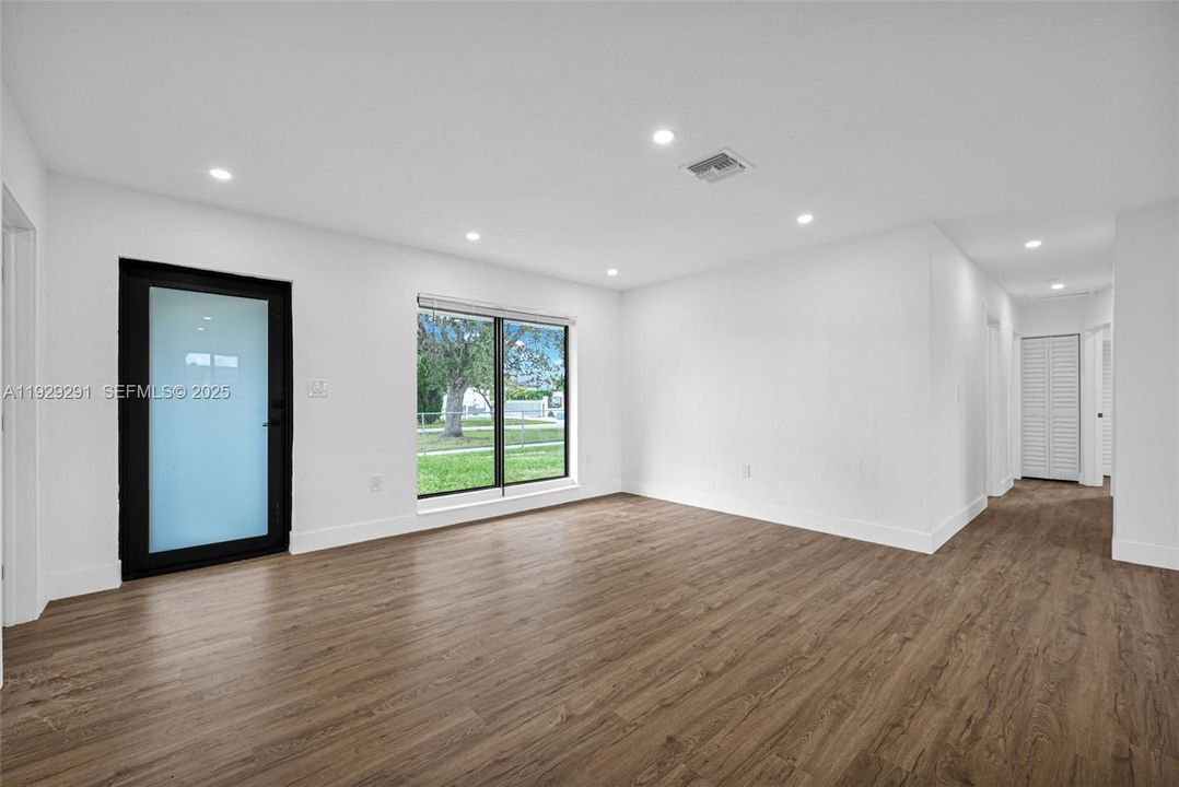 For Sale: $599,000 (4 beds, 3 baths, 1456 Square Feet)