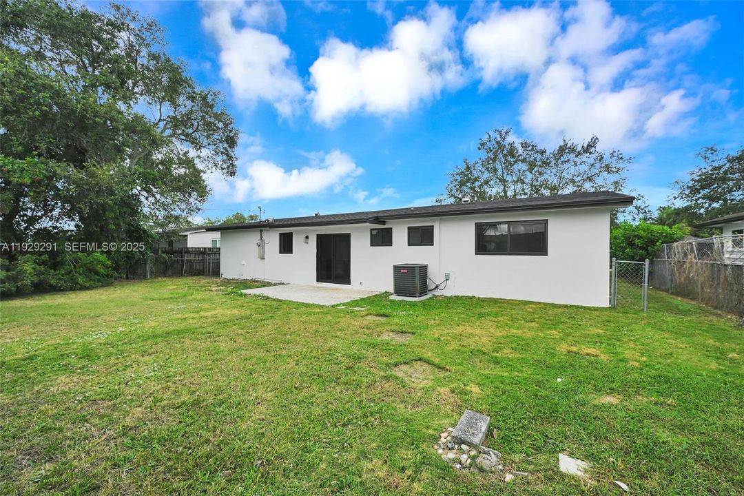 For Sale: $599,000 (4 beds, 3 baths, 1456 Square Feet)